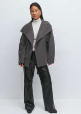 Selina | Veste Courte à Col Haut et Ceinture pour Femme