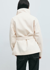 Selina | Veste Courte à Col Haut et Ceinture pour Femme